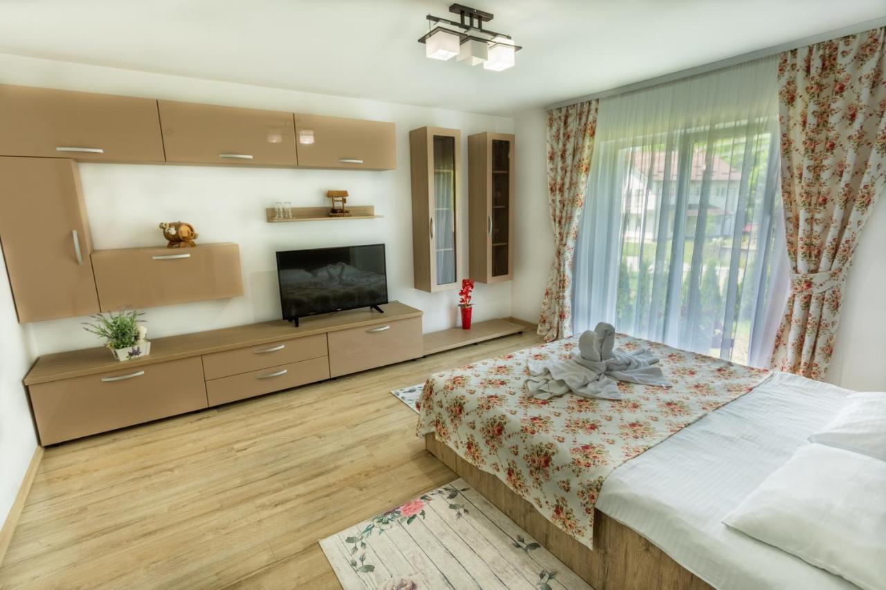 Casa Ina Hotel Moisei Bagian luar foto