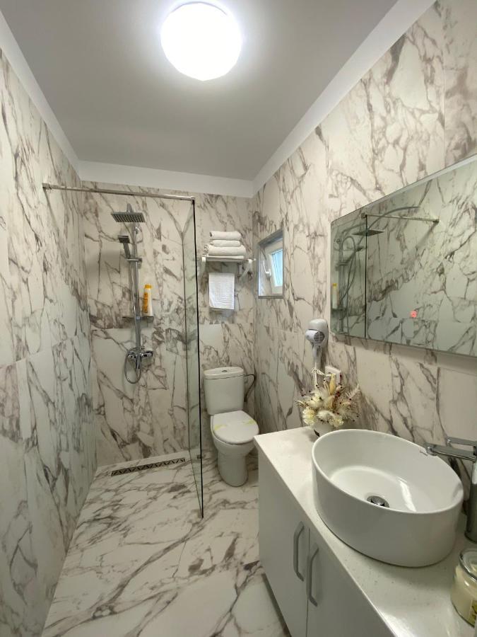 Casa Ina Hotel Moisei Bagian luar foto