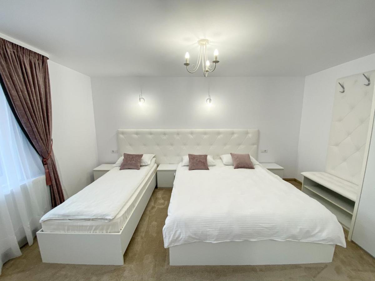 Casa Ina Hotel Moisei Bagian luar foto