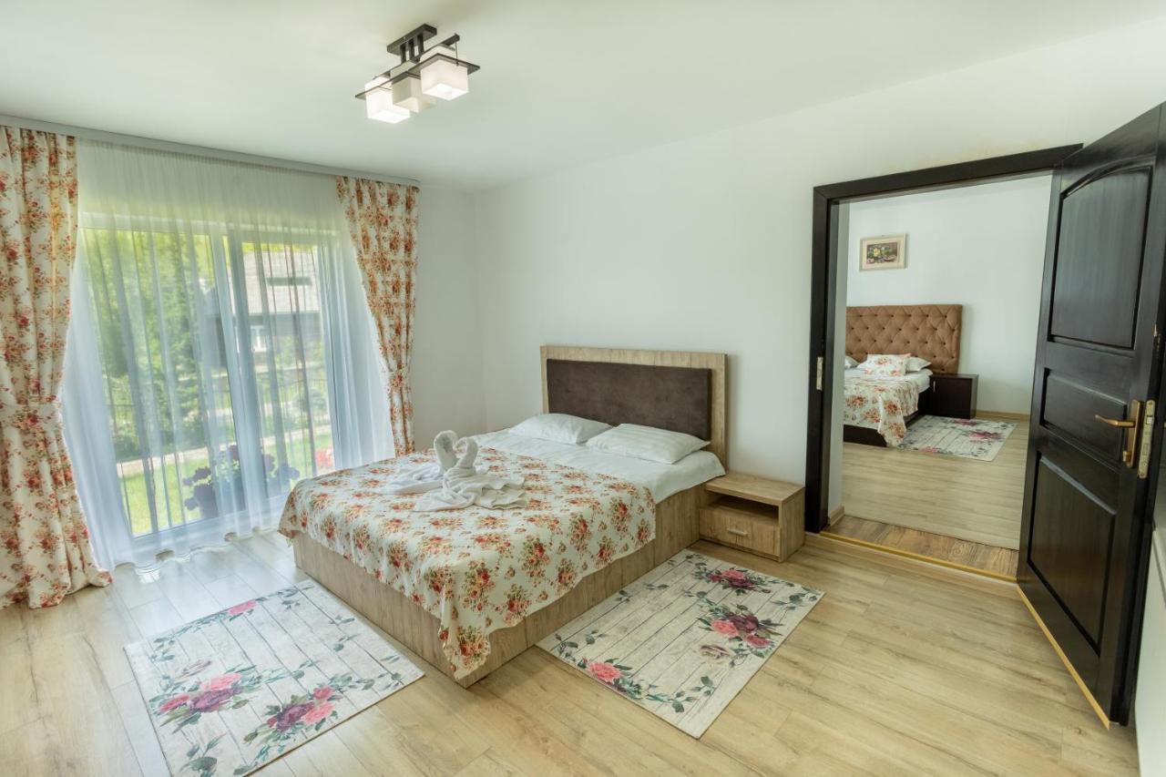 Casa Ina Hotel Moisei Bagian luar foto