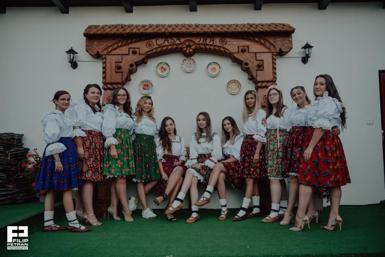 Casa Ina Hotel Moisei Bagian luar foto