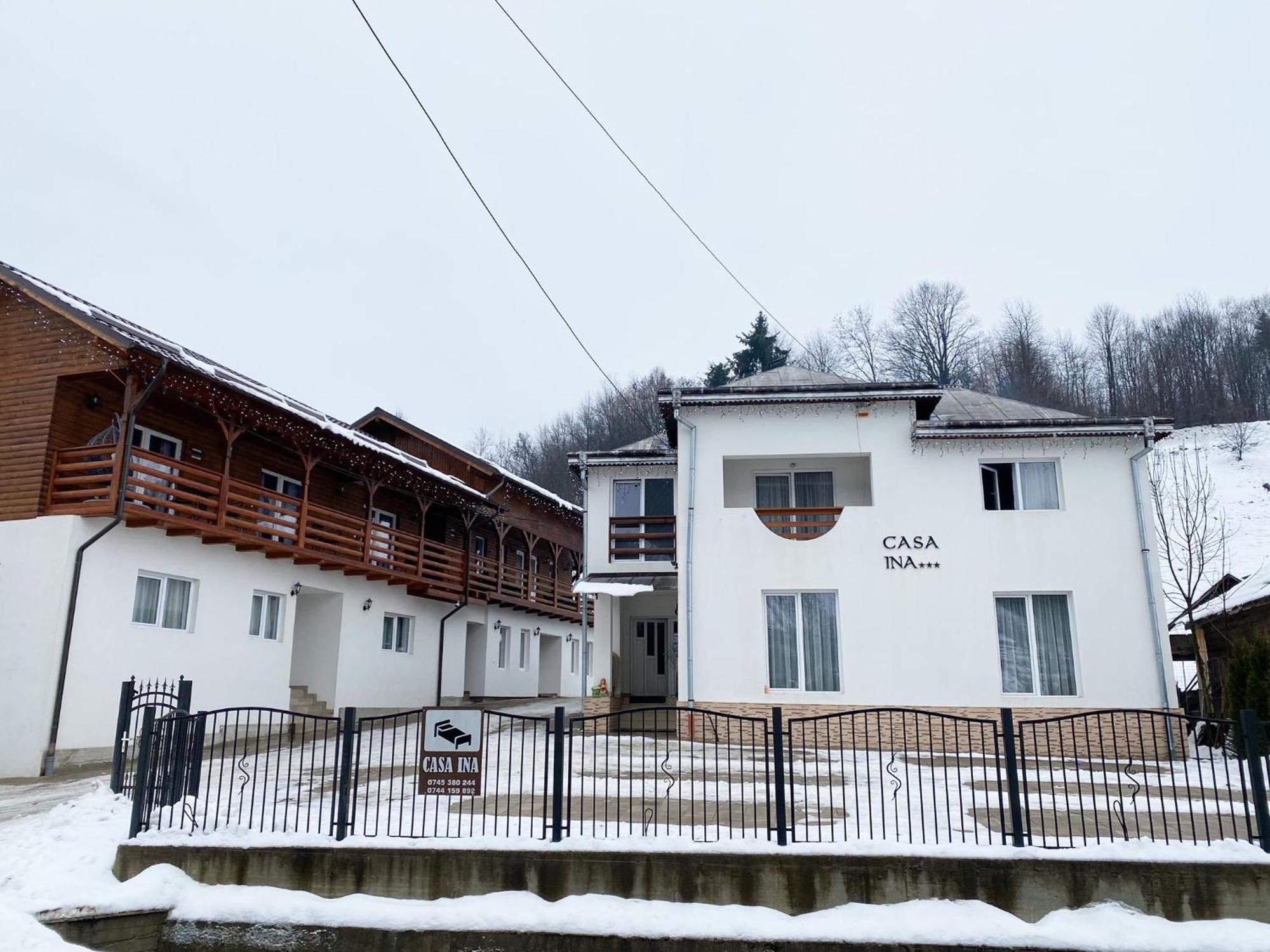 Casa Ina Hotel Moisei Bagian luar foto